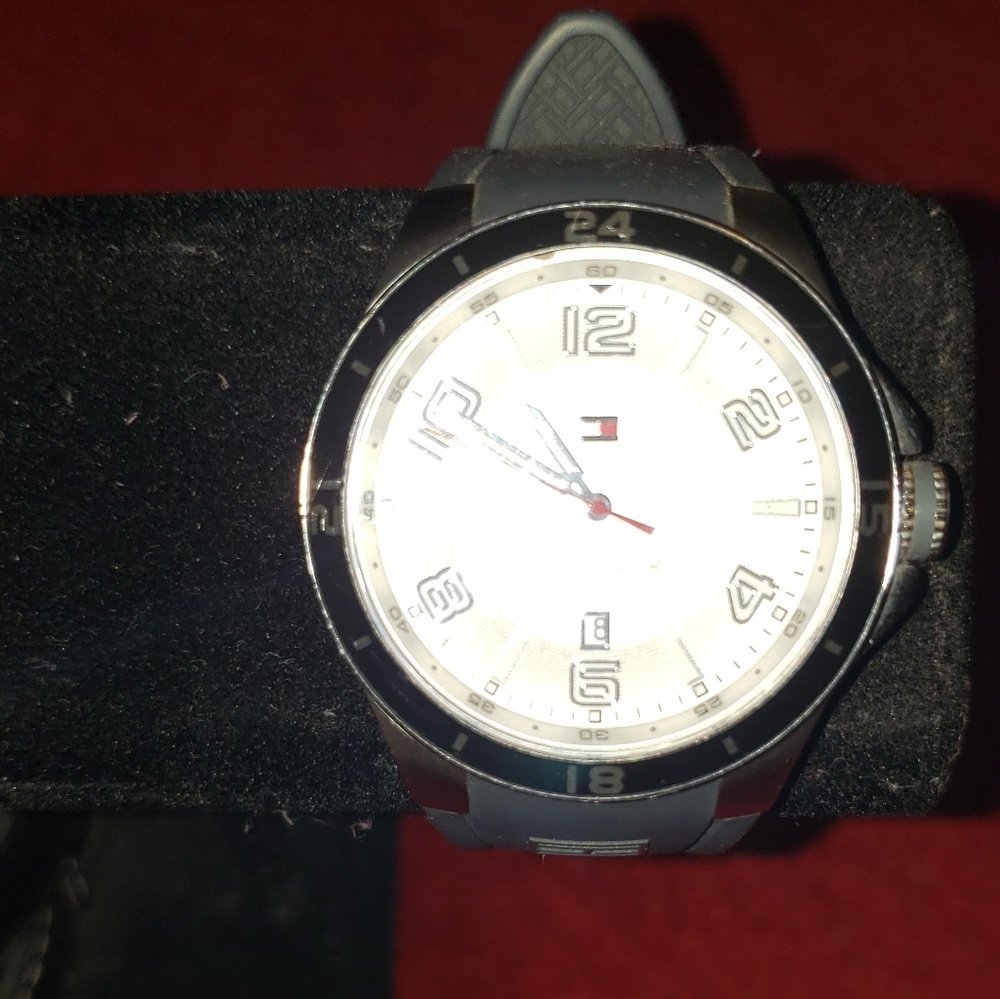 tommy hilfiger watch